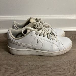 White Nike Tennis Shoes, size 7